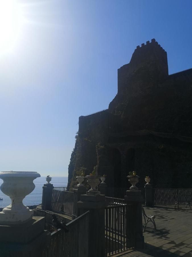 Locanda Popolare Aci Castello Extérieur photo