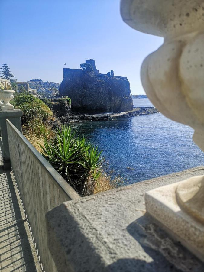Locanda Popolare Aci Castello Extérieur photo